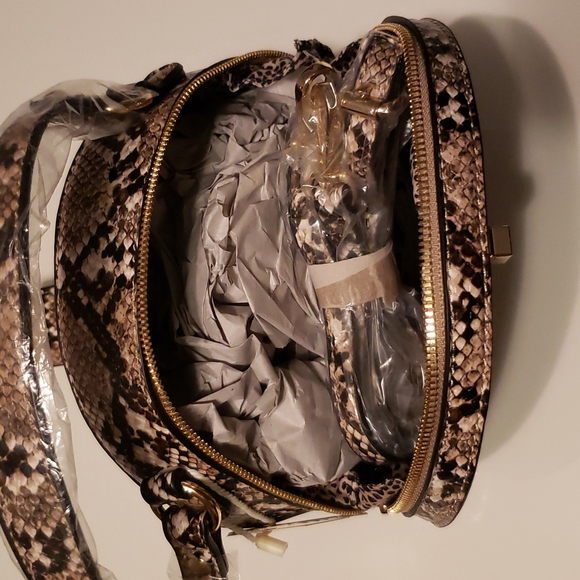 Handbag - Picture 3 of 6